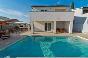 Villa Luka with private pool near Pula